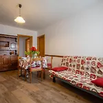 Le Vieux Noyer - Al Villaggio Di Rumiod Aparthotel 3*