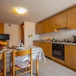 Aparthotel Le Vieux Noyer - Al Villaggio Di Rumiod Saint-Pierre