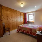 Le Vieux Noyer - Al Villaggio Di Rumiod Aparthotel Saint-Pierre