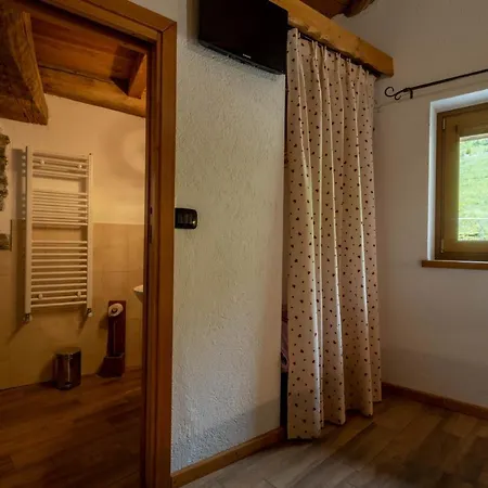 Le Vieux Noyer - Al Villaggio Di Rumiod