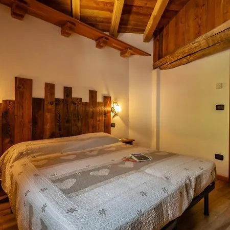 Le Vieux Noyer - Al Villaggio Di Rumiod 3* Saint-Pierre