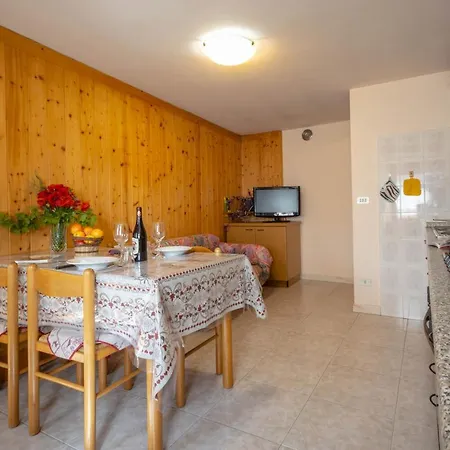 Le Vieux Noyer - Al Villaggio Di Rumiod 아파트호텔 3*