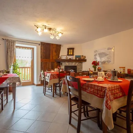 아파트호텔 Le Vieux Noyer - Al Villaggio Di Rumiod 3*