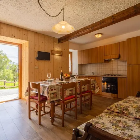 Le Vieux Noyer - Al Villaggio Di Rumiod Apartmanhotel