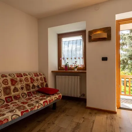 Le Vieux Noyer - Al Villaggio Di Rumiod Aparthotel 3*