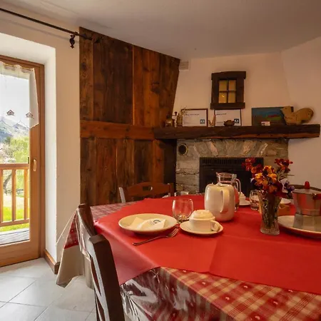 Le Vieux Noyer - Al Villaggio Di Rumiod Aparthotel 3*