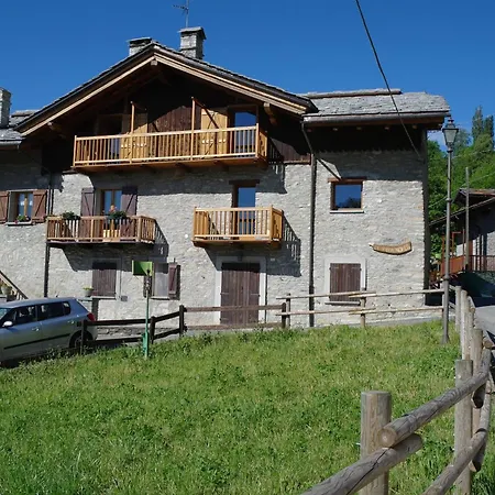 Le Vieux Noyer - Al Villaggio Di Rumiod