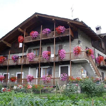 Le Vieux Noyer - Al Villaggio Di Rumiod Saint-Pierre