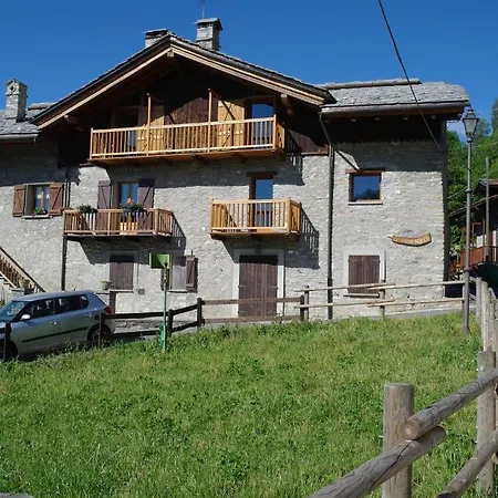 Aparthotel Le Vieux Noyer - Al Villaggio Di Rumiod Saint-Pierre