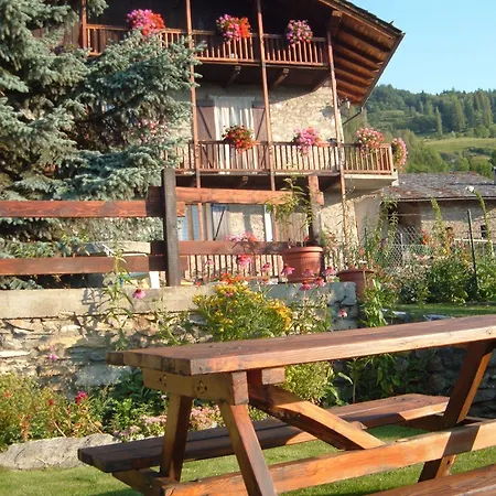 Le Vieux Noyer - Al Villaggio Di Rumiod 3* 셍피에르