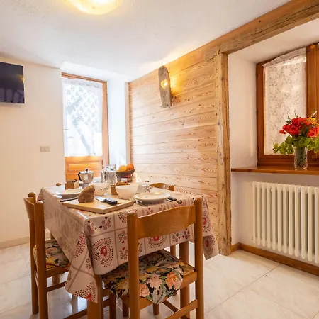 아파트호텔 Le Vieux Noyer - Al Villaggio Di Rumiod 3*