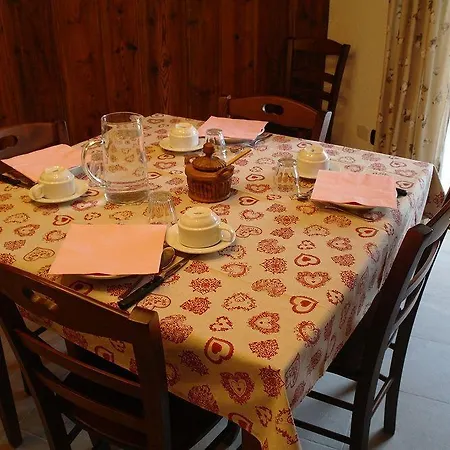 Le Vieux Noyer - Al Villaggio Di Rumiod Aparthotel Saint-Pierre